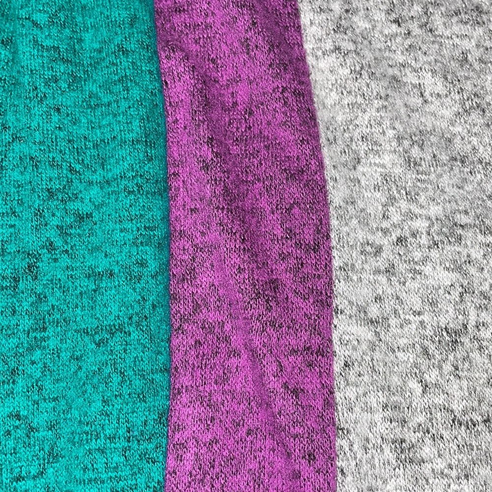 Color Block Sweater - Picture 3 of 6